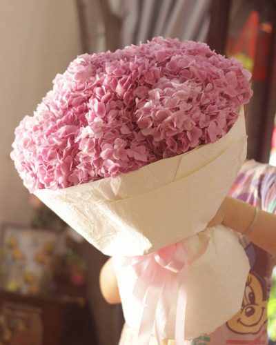 <img src='https://andy.vn/image/cache/data/product/116202662-400x500.jpg' height='400px'> Tú cầu hồng