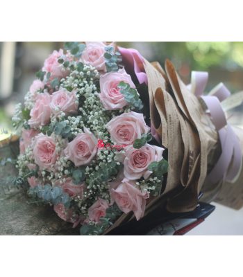 Em trong mắt anh