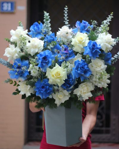 <img src='https://andy.vn/image/cache/data/product/241120222-400x500.jpg' height='400px'> Thầm lặng