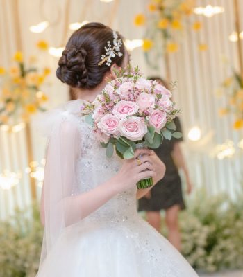 Hoa cưới cô dâu thanh liễu +hồng