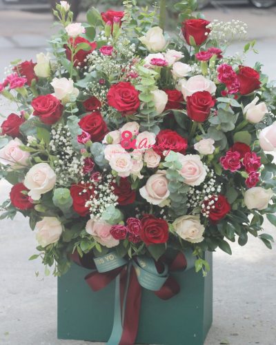 <img src='https://andy.vn/image/cache/data/product/307202012-400x500.jpg' height='400px'> Giỏ hoa hồng đẹp - Sắc xuân