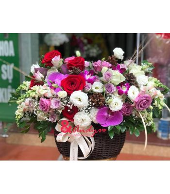 Giỏ hoa : Tận tụy Giỏ hoa : Tận tụy