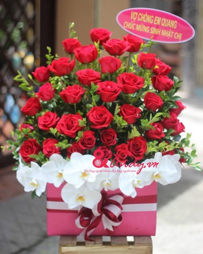 Giỏ hoa hồng đỏ