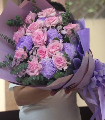 Hoa cúc mẫu đơn và lạc thần