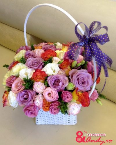 <img src='https://andy.vn/image/cache/data/product/gio-hoa-sac-mau-400x500.jpg' height='400px'> Giỏ hoa sắc màu