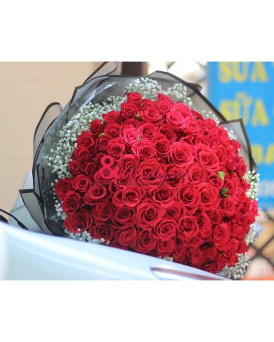 <img src='https://andy.vn/image/cache/data/product/hoa-andy0001-400x500.jpg' height='400px'> Hoa hồng tình yêu